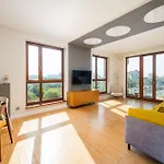 Ochota Spacious Apartment