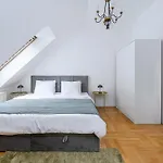 Lumina Amazing House In Warsaw