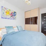 Spacious Apartment With Parking And Balcony By Noclegi Renters