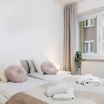 Creme De La Creme 2 Bedroom Apartment Mokotow