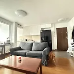 Stylish Central Apt, Palace View