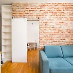 Metro Raclawicka Comfy Apartment By Bookinghost
