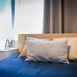 Roommate Apartments Cybernetyki 4.1