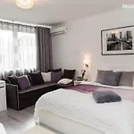 Warsawrent Apartamenty Centralna