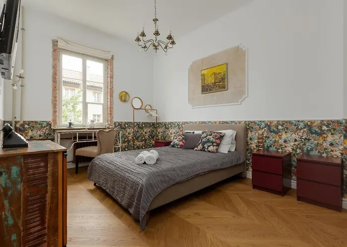 Apartment On The Warsaw Square By Noclegi Renters