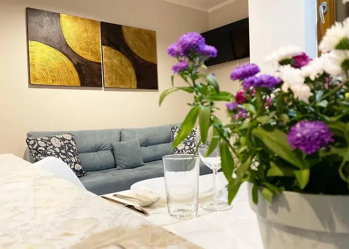 Exclusive 2Br! Apartment Near City Center +Netflix