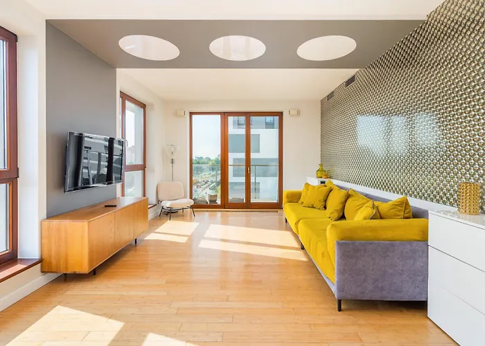 Ochota Spacious Apartment