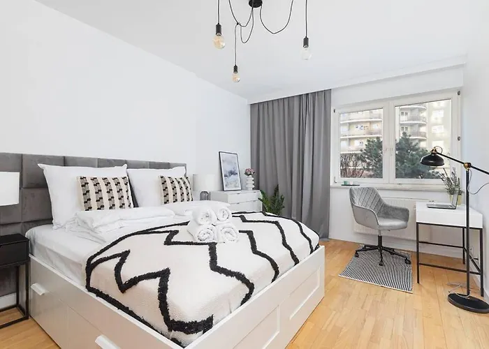 Spacious Apartment Swimming Pool Gym Sauna Wwa40