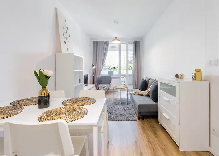 Urban Chic - Warsaw Stays - Rondo Onz - City Center - Pereca