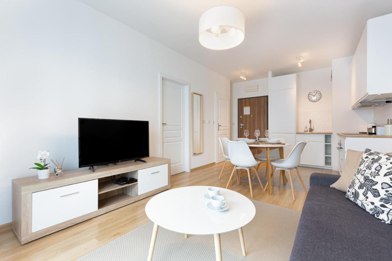 Kasprzaka By Renters Apartment Warsaw