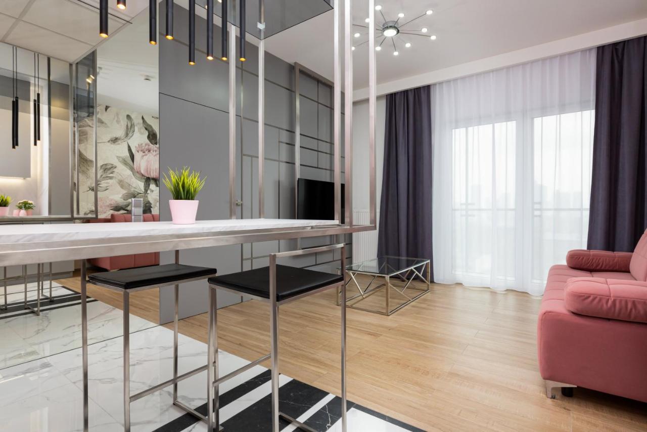 Căn hộ Premium Business Center By Renters Prestige *