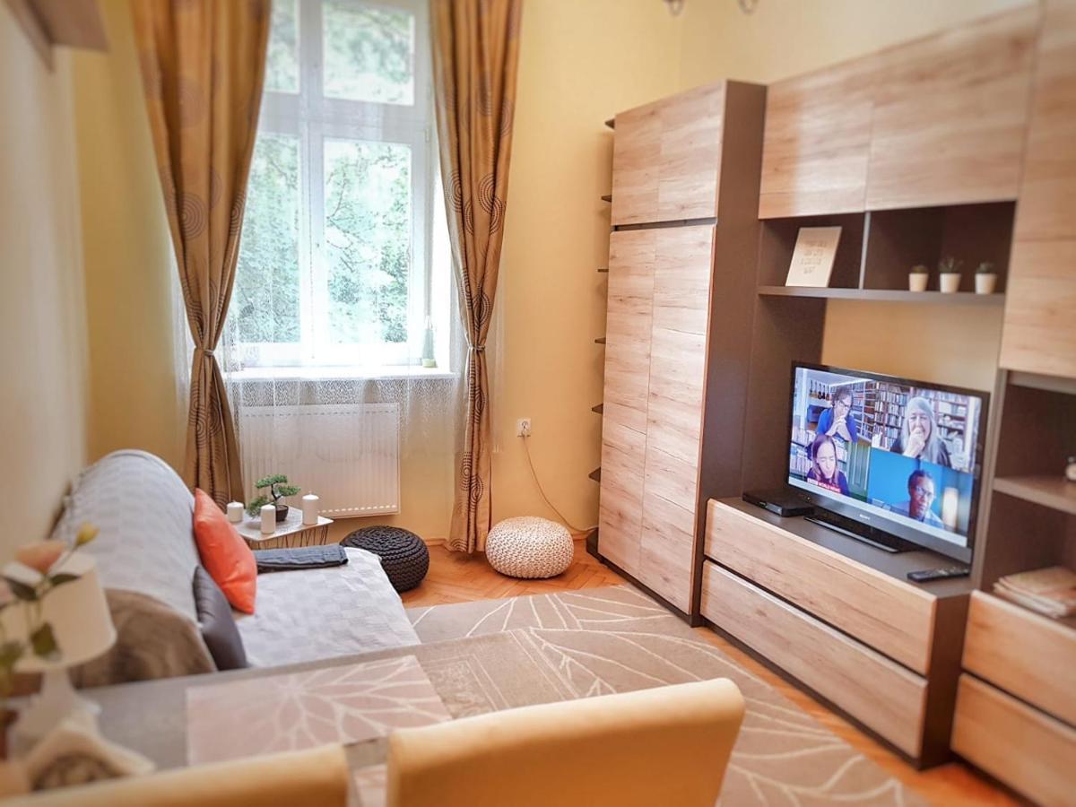 Apartment Lwowska 8 *