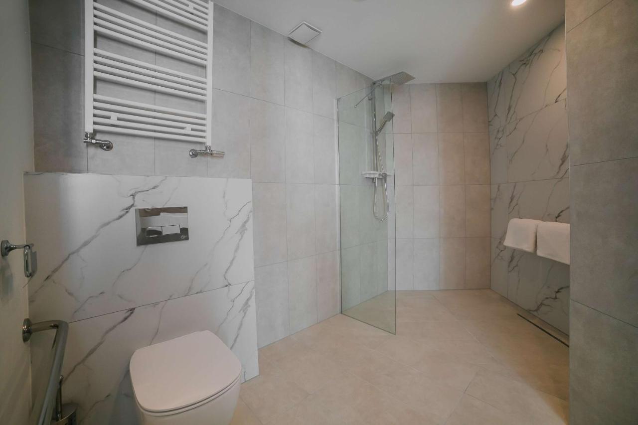 Khách sạn East 4*