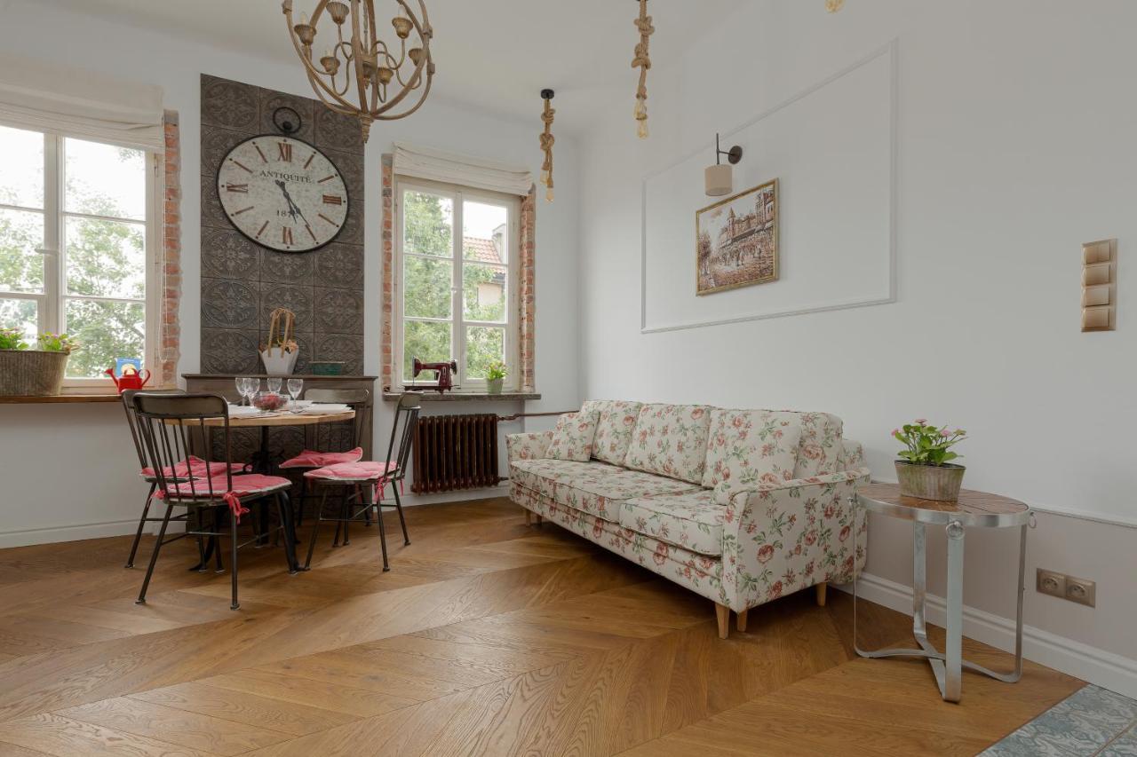 On The Square By Renters *