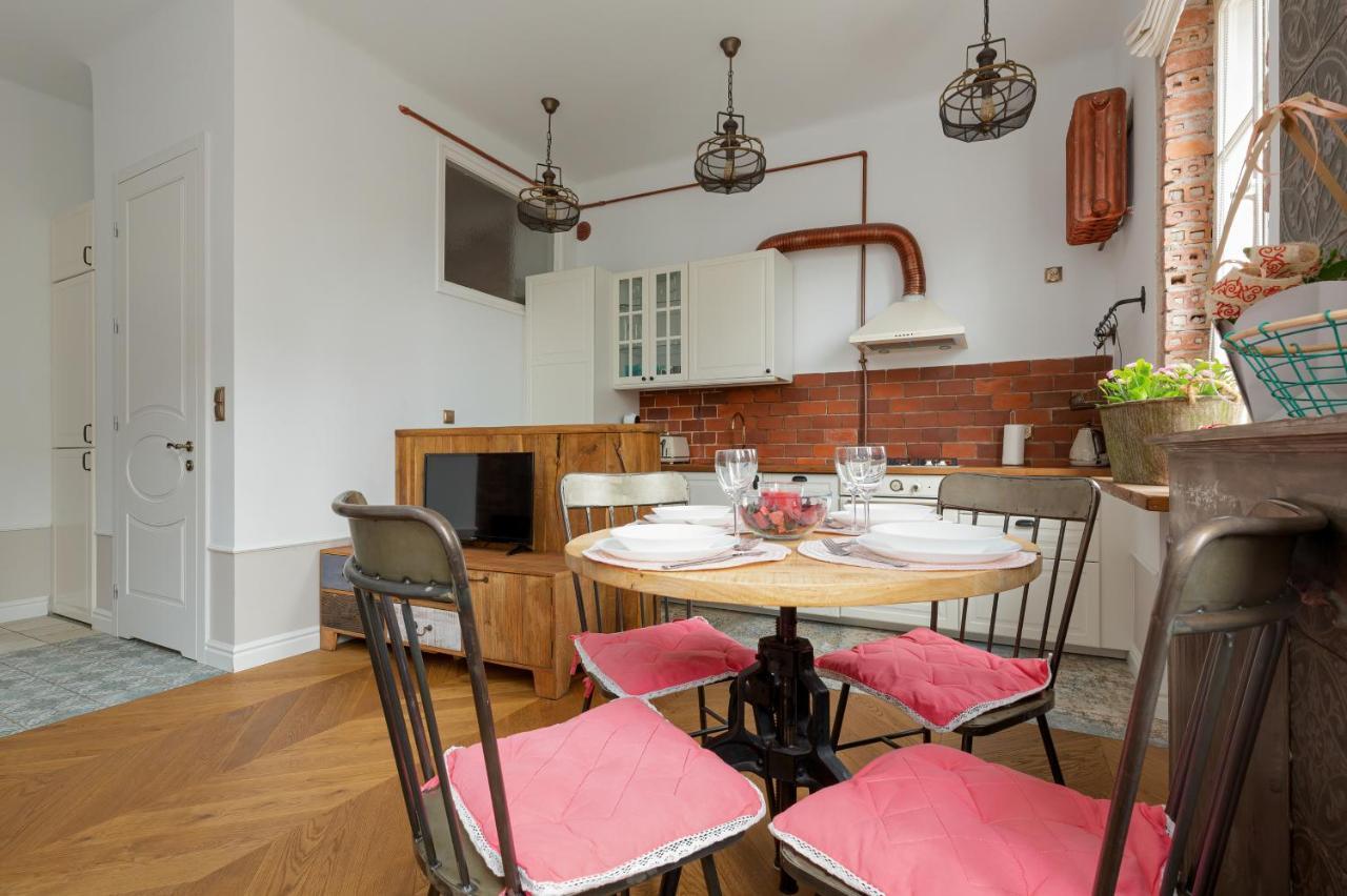 On The Square By Renters Apartament *