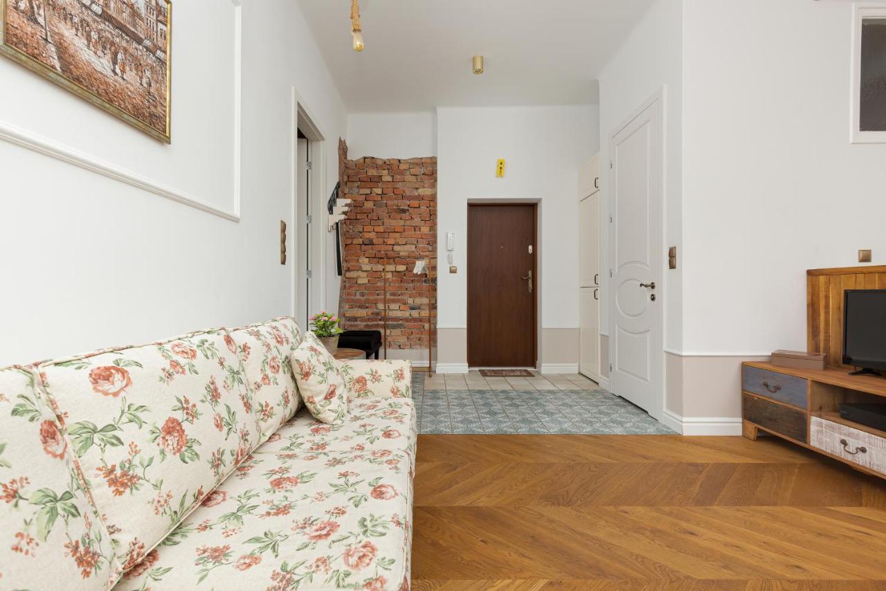On The Square By Renters *
