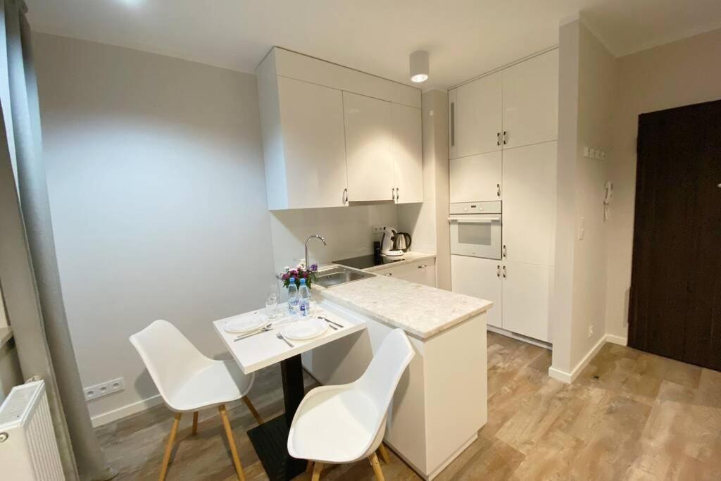 Exclusive 2br! Near City Center +netflix Apartment