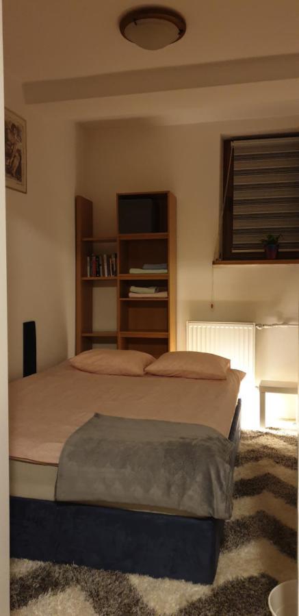 Lovely In Quiet Area Apartment Warsaw