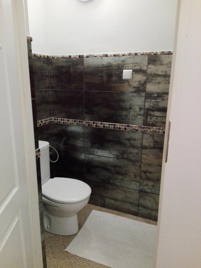 Lovely In Quiet Area Apartment *