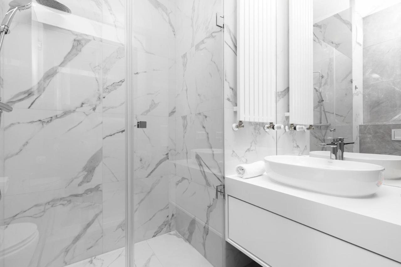 Căn hộ Premium Business Center By Renters Prestige *