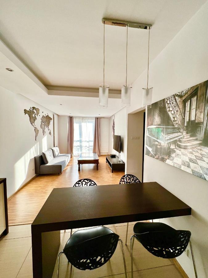 Aparthotel Platinum Towers Country 2 Country