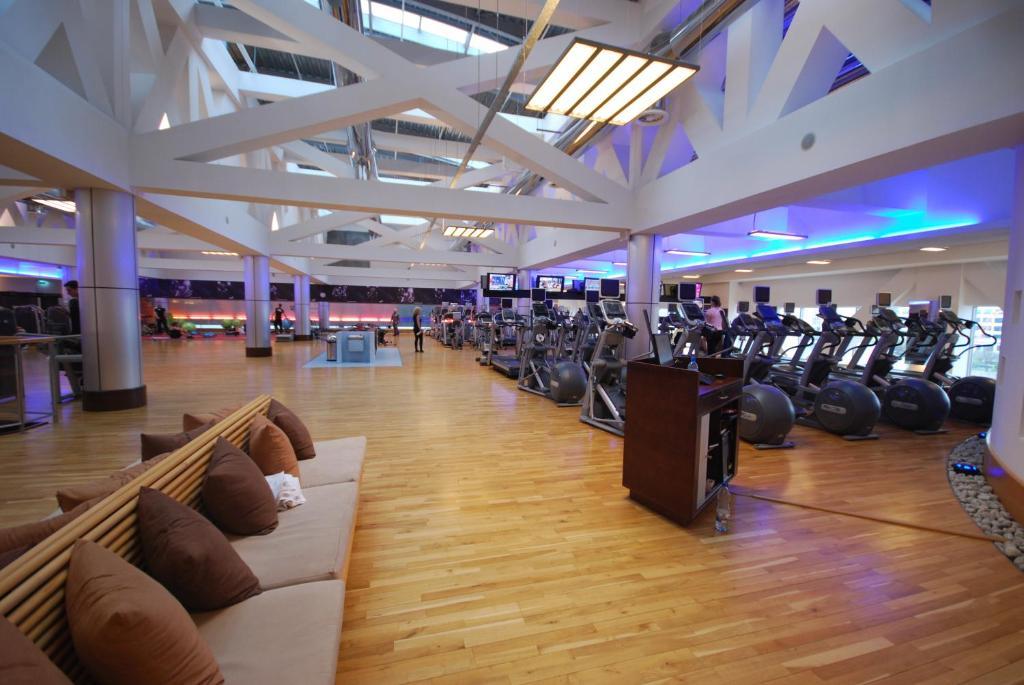 Platinum Towers Country 2 Country 4*