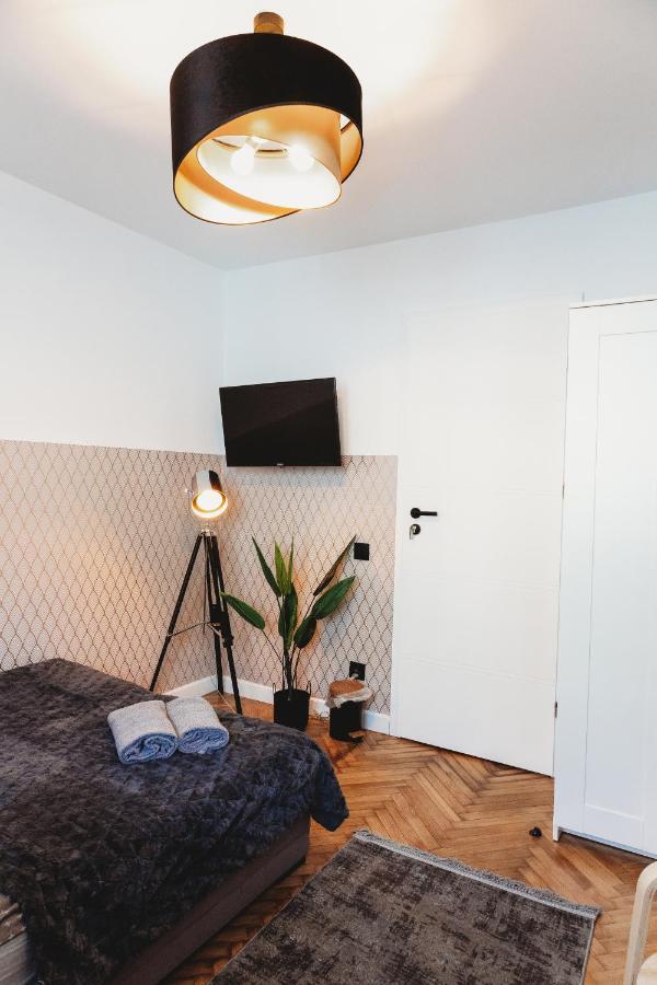 Clicktheflat Jasna Palace Of Culture Homestay *