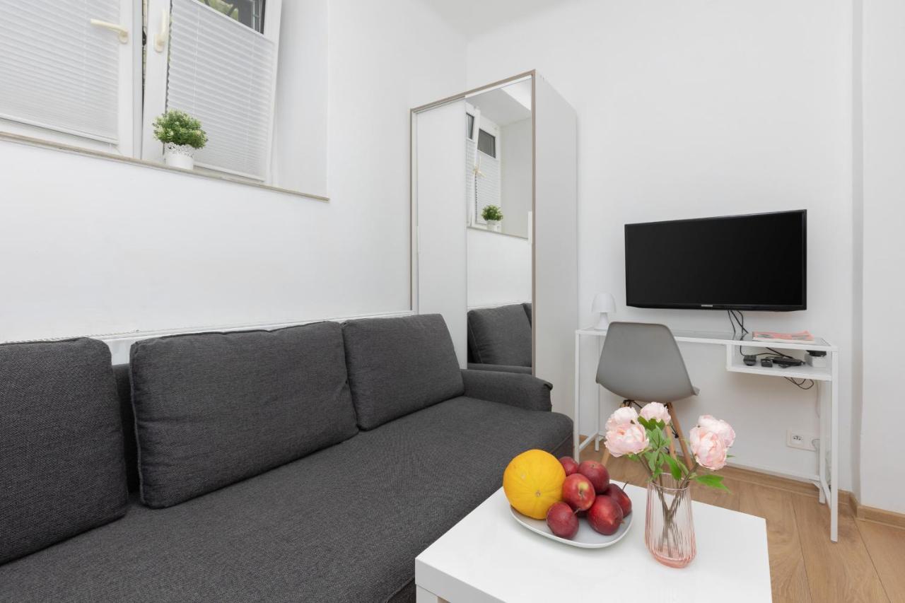 Micro Near Fort Mokotow By Renters