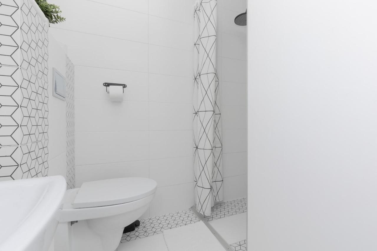 Micro Near Fort Mokotow By Renters Apartment