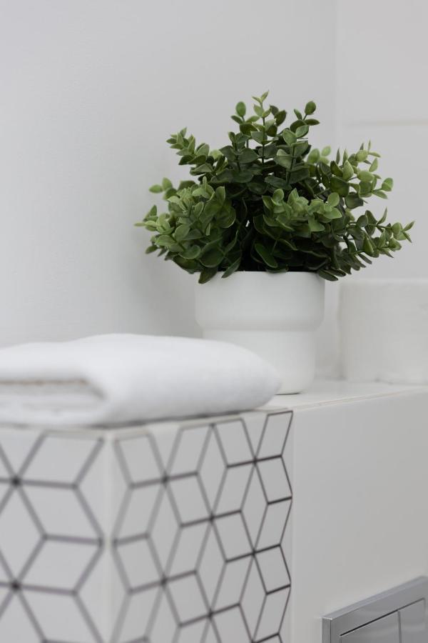 Micro Near Fort Mokotow By Renters *