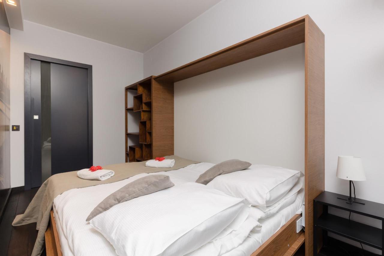 Srodmiescie Riverside Three-bedroom By Renters *