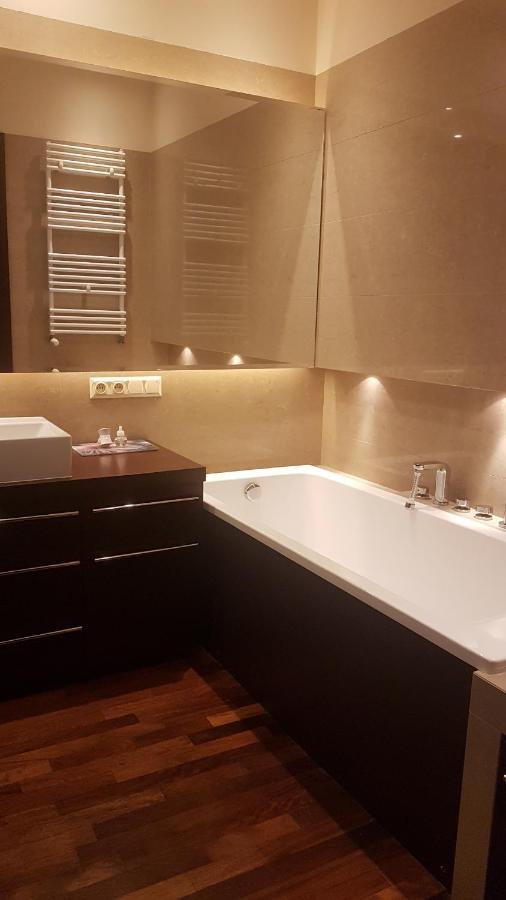 Apartament Z Balkonem Przy Parku Apartment *