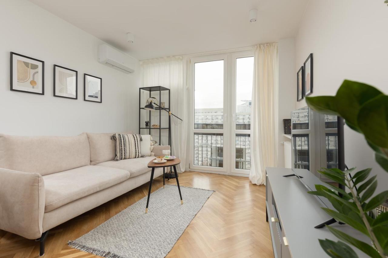 Apartament żelazna Business Wola By Renters Warszawa
