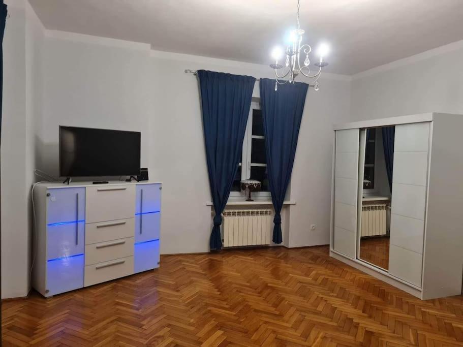 Apartment Apartament Stare *