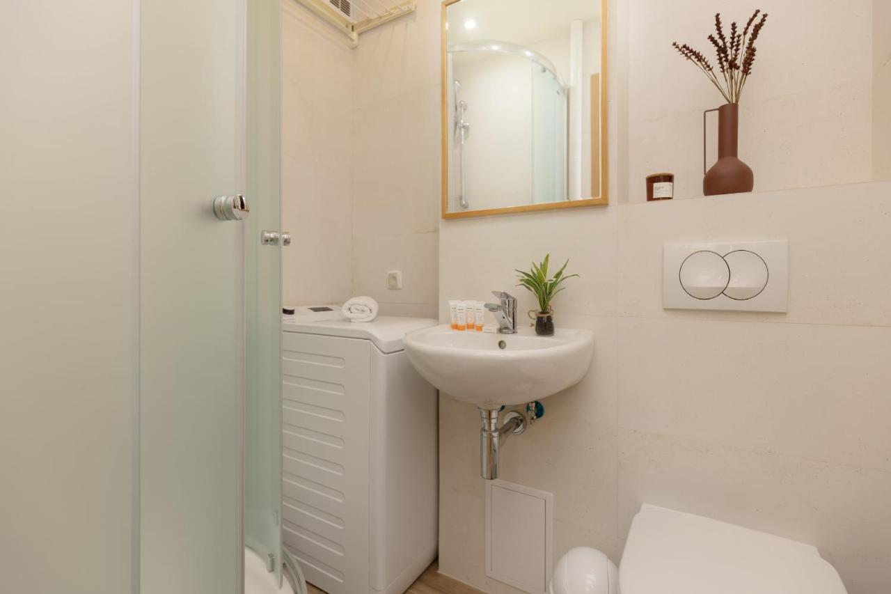 Apartment Karmelicka By Renters *