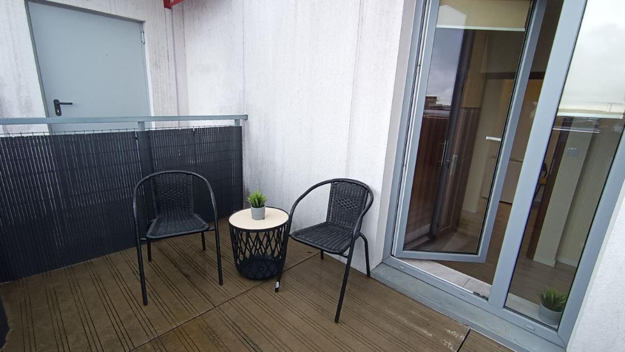 Cichy Apartament Z Klimatyzacja I Tarasem Warsaw