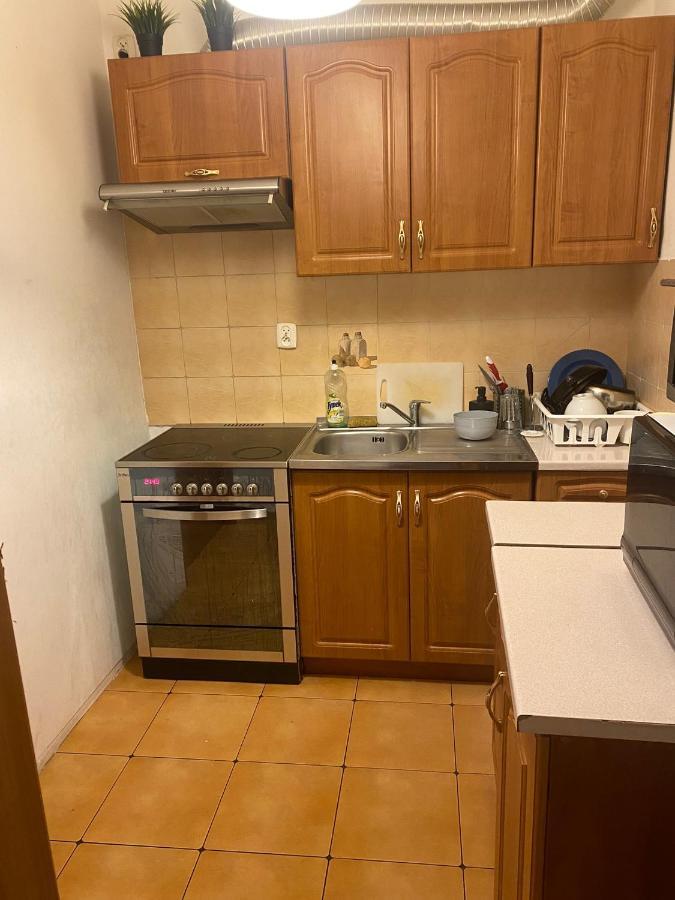 With 2 Shared Bathrooms ,wc , 2km To Old Town -100m From Metro Szwedzka Campsite Warsaw