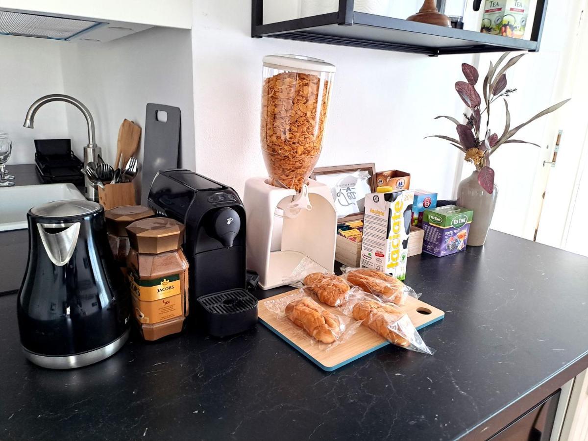 Apartament Sunny & Modern 2 Beds Spacious Air-conditioned *