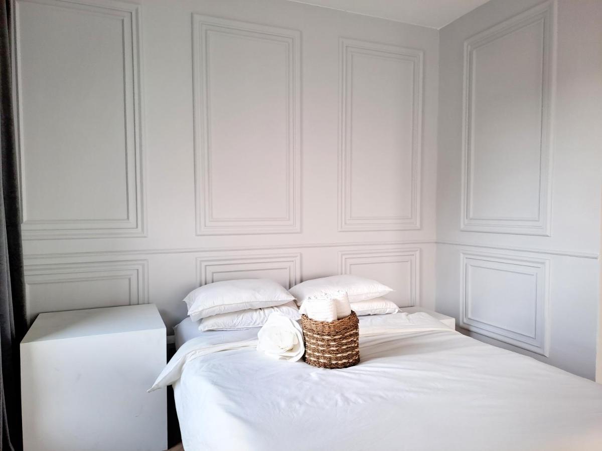 Sunny & Modern 2 Beds Spacious Air-conditioned Apartament *