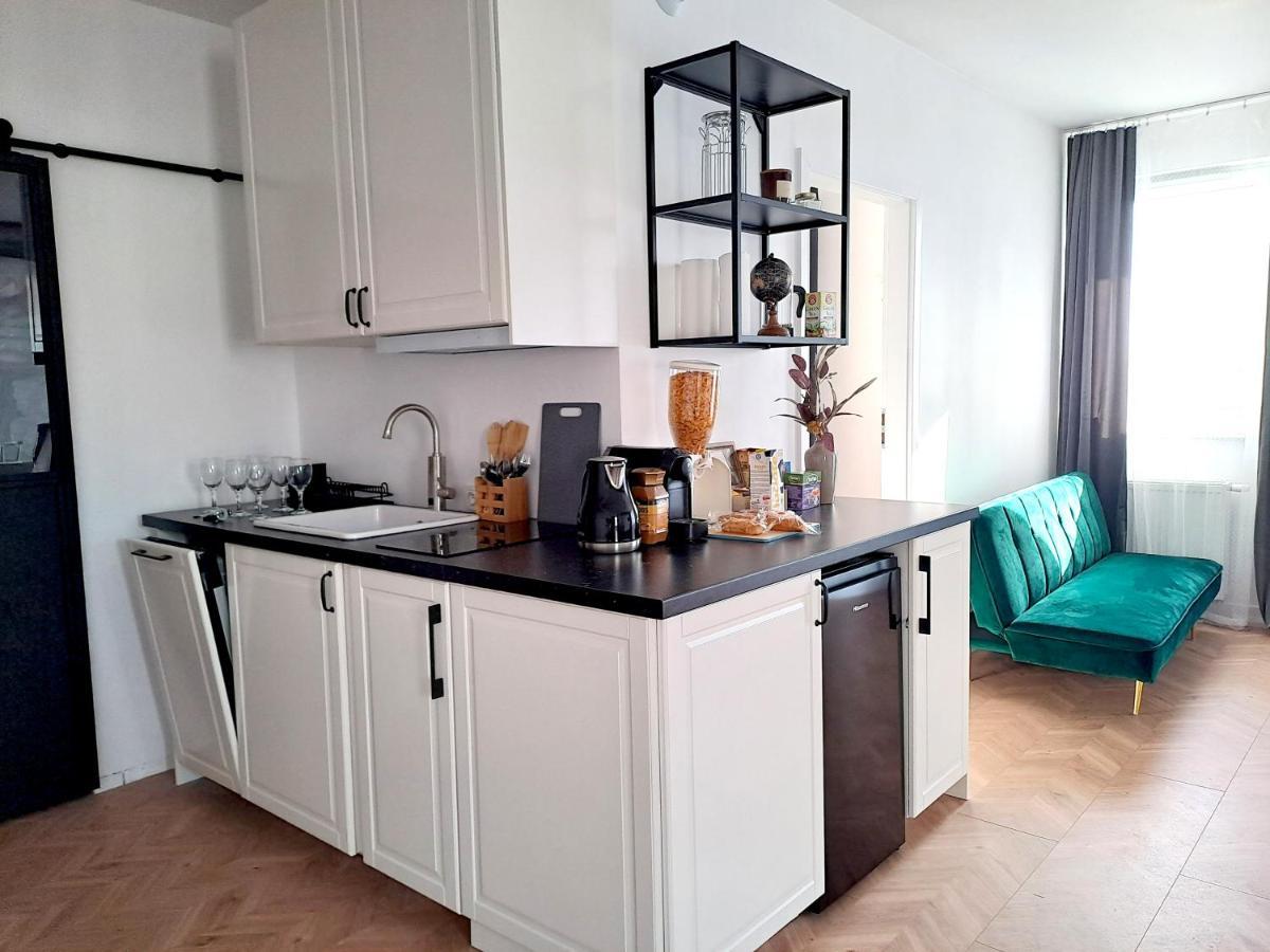 Sunny & Modern 2 Beds Spacious Air-conditioned Apartament *