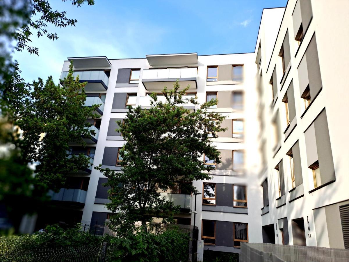 Sunny & Modern 2 Beds Spacious Air-conditioned Apartament *