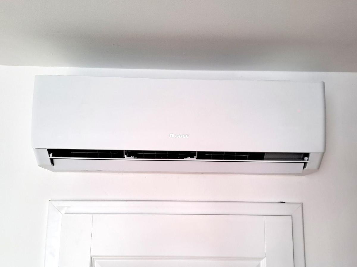 Apartament Sunny & Modern 2 Beds Spacious Air-conditioned Warszawa