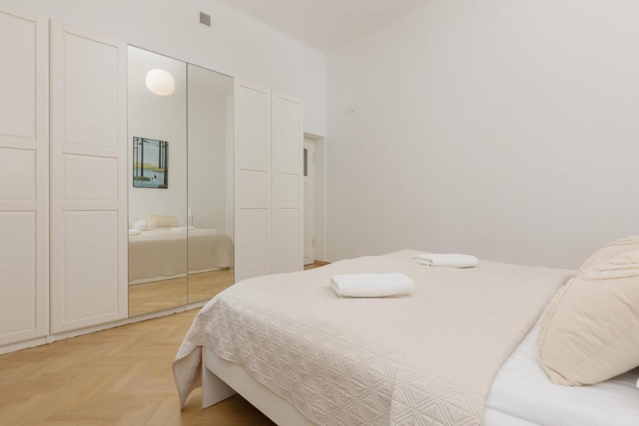 Apartment Family Freta Old Town By Renters