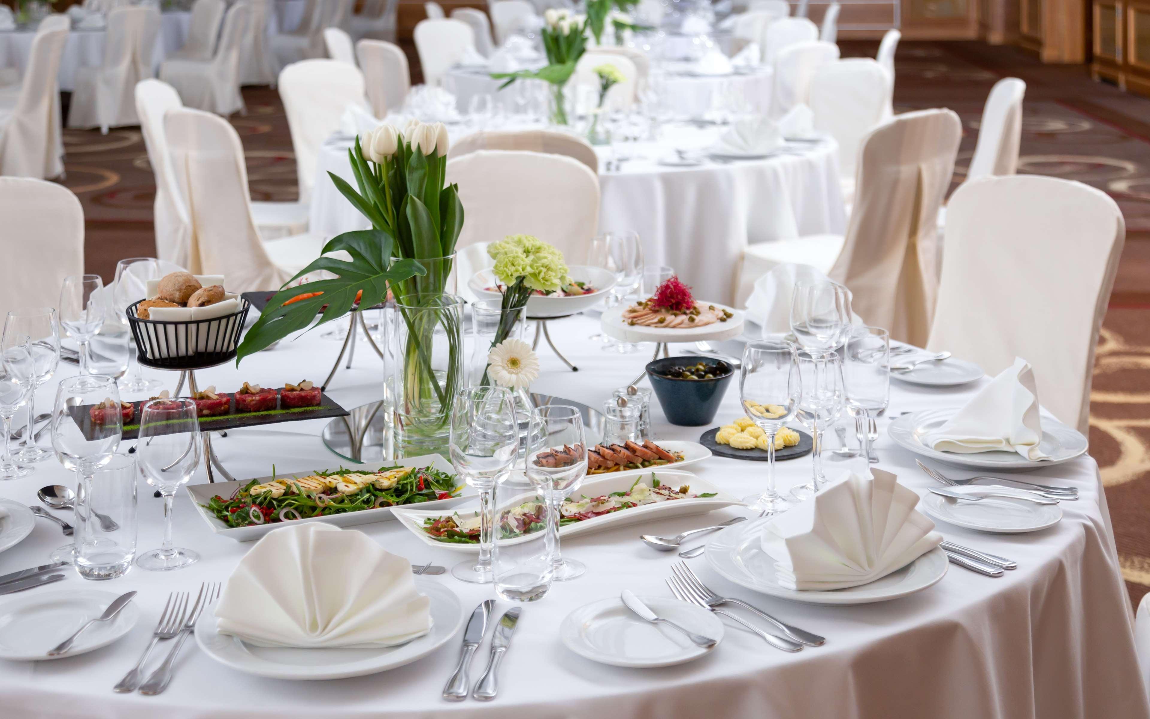 Radisson Collection Hotel, Hotel