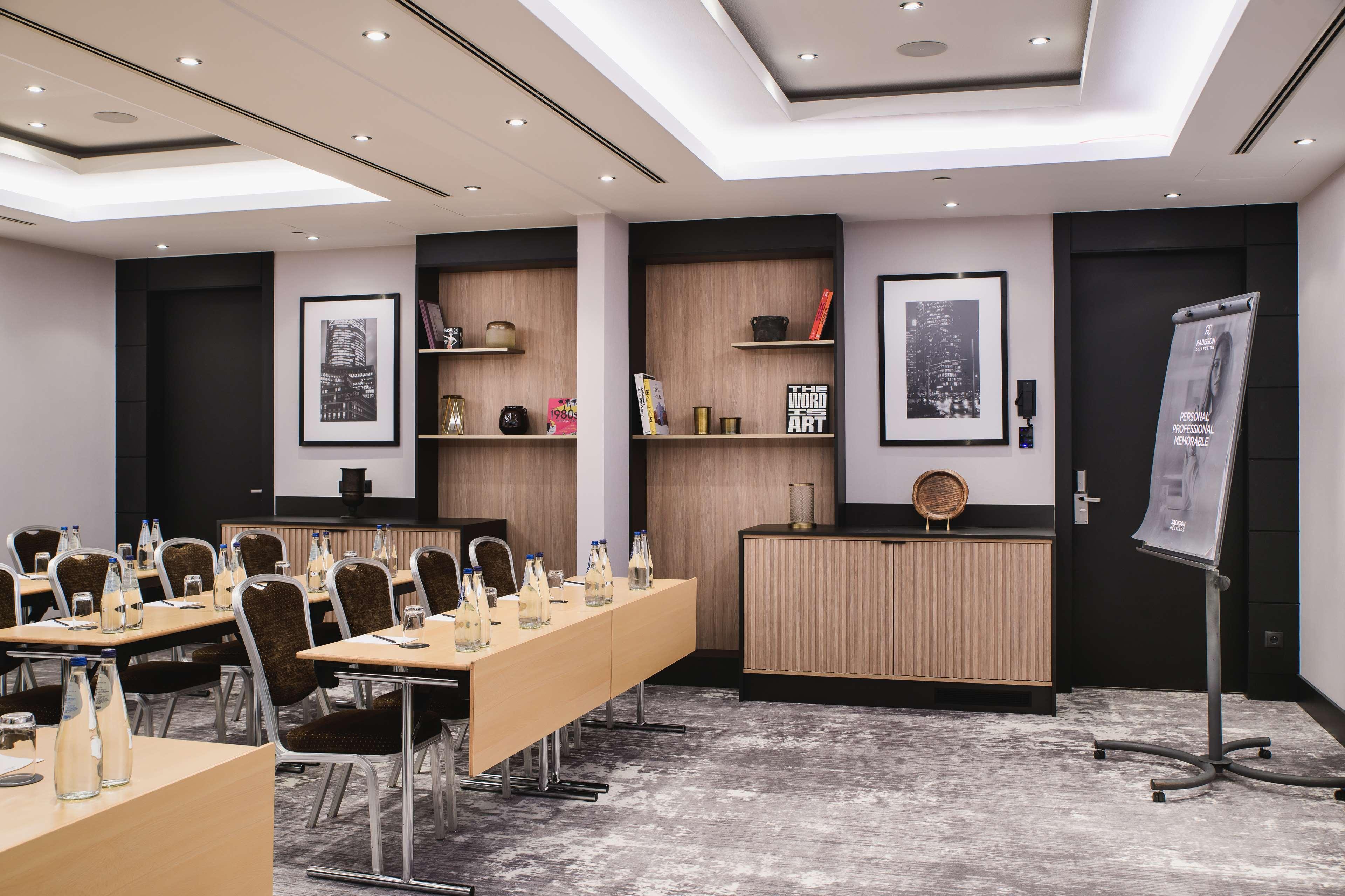 Radisson Collection Hotel, Hotel