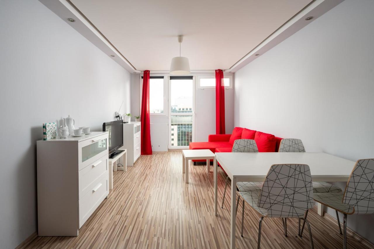 Krochmalna Red Apartment *