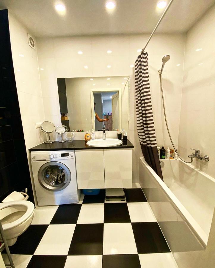 In A Unit Hosted By Malek *