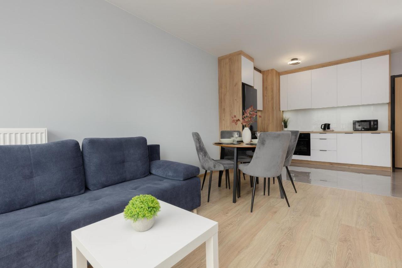 Modern Praga With Parking Near The Zoo By Renters