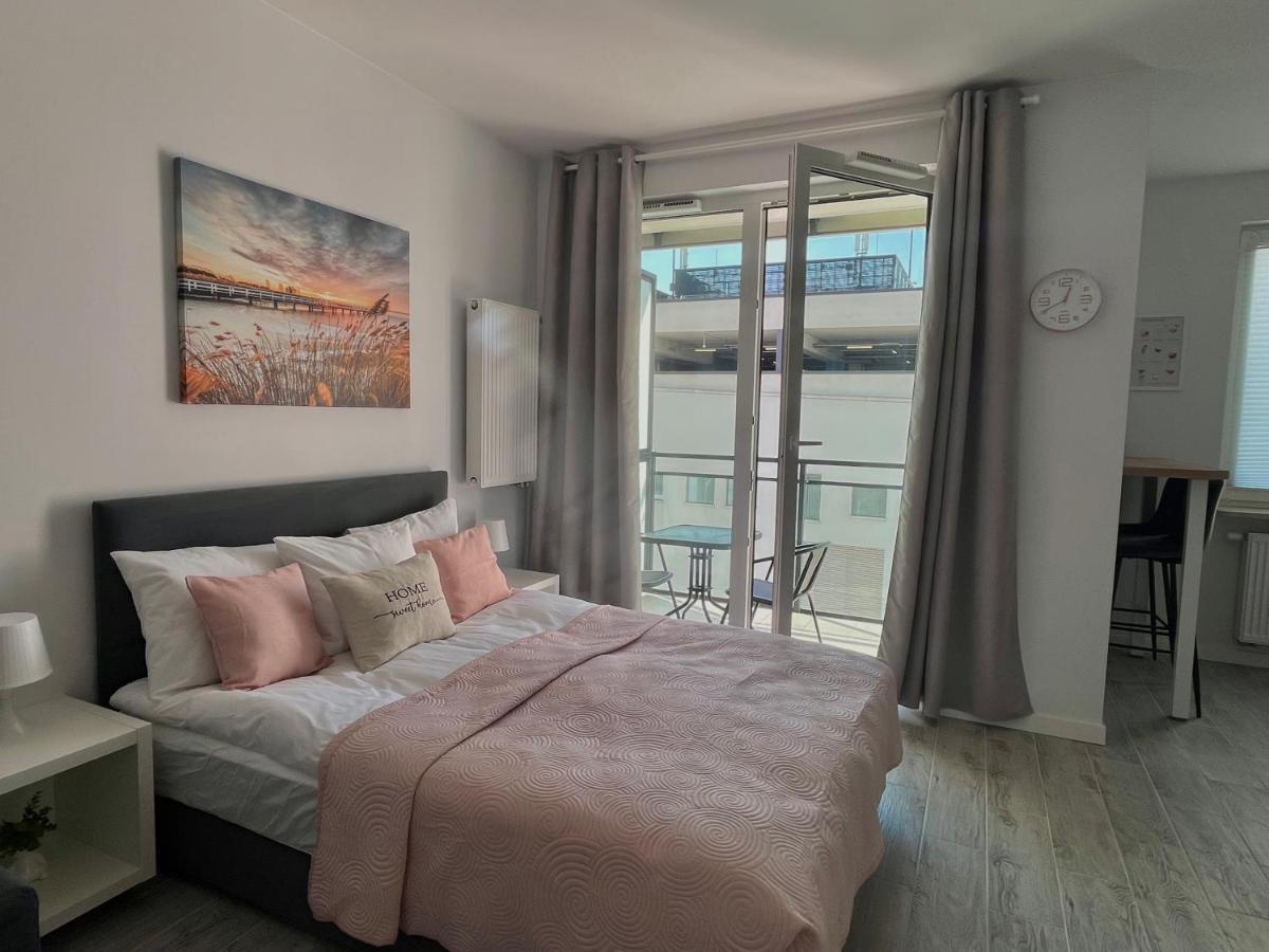 Raspberry By Galeria Polnocna Apartment *