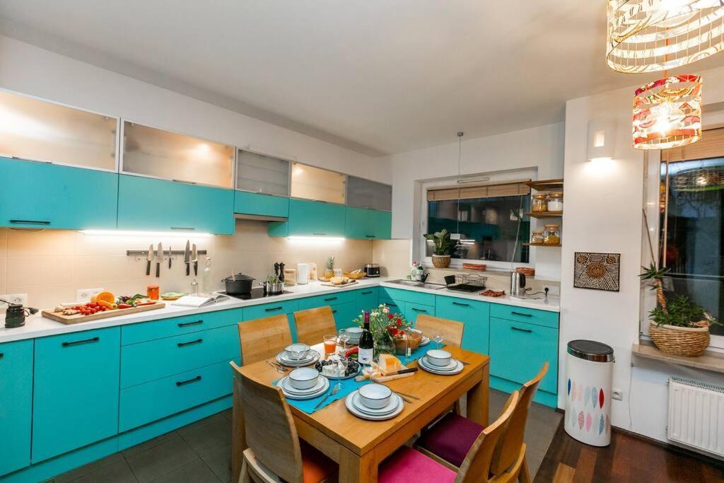 Apartment Stunning Apartment. Garage. Security. Mokotow Area *